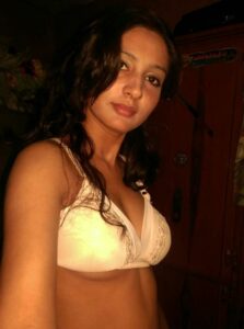 naughty indian girl with big boobs leaked nude selfies 004