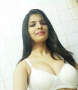 sexy indian girlfriend showing big desi tits 003