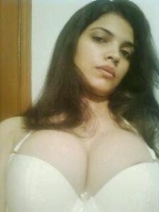 sexy indian girlfriend showing big desi tits 004