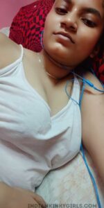 slim & sexy indian college girl leaked nude photos 005