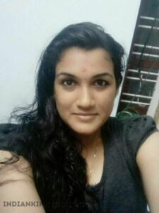 beautiful kerala girl leaked nude selfies showing tits 003