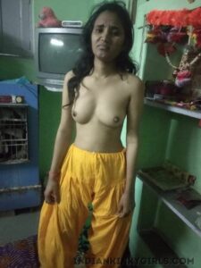 indian just married woman nude & blowjob pics 017