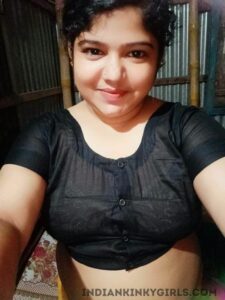 sexy mallu nurse nude selfies exposing huge tits 002