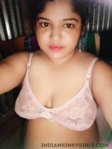 sexy mallu nurse nude selfies exposing huge tits 003