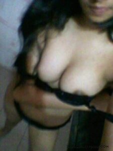 18 year old indian teen's leaked nude selfies lovely tits 007