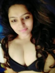 beautiful indian teen topless showing amazing tits 001