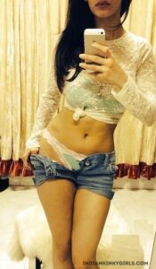 stunning indian girl from mumbai leaked nude selfies