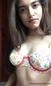 beautiful pakistani college girl nude selfies leaked 003