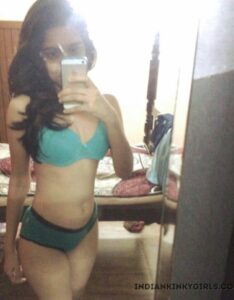 beautiful pakistani college girl nude selfies leaked 004