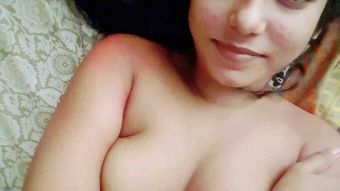 cutie indian teen from shrinagar leaked nude selfies 010