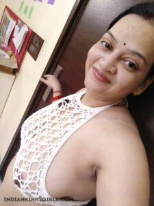 horny indian mature bhabhi leaked nude photos 002