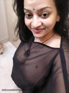horny indian mature bhabhi leaked nude photos 003