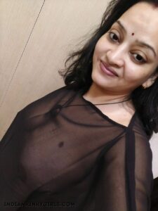 horny indian mature bhabhi leaked nude photos 004