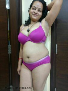 horny indian mature bhabhi leaked nude photos 011
