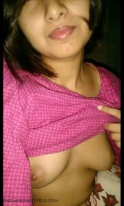 cute indian teen with cute tits leaked selfies 015