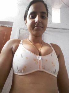 desi sexy bhabhi nude pics