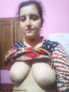 sexy indian wife with big boobs nude selfies 012