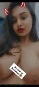 big tits indian college girl's leaked nude selfies 001