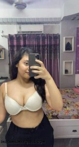 big tits indian mba student leaked nude selfies 001