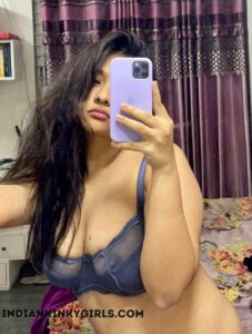 big tits indian mba student leaked nude selfies 003