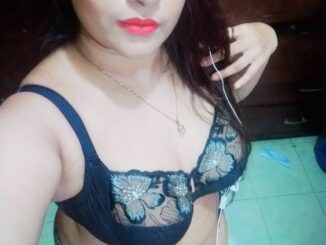 indian wife with huge boobs leaked photos 005