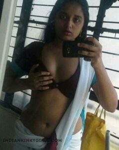 nude indian girl with great ass and tits 001