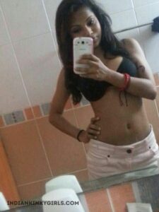 horny indian college girl nude selfies leaked 004