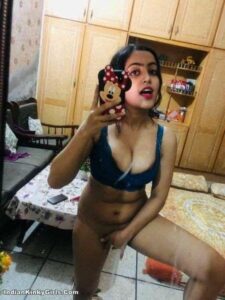 18 year old indian cute teen nude selfies 004