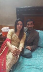 pakistani wife nude fucking her husband's friend 003