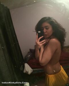 sexy muslim bitch taking naughty selfies 003