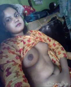 naughty village desi girl nude selfies leaked 002