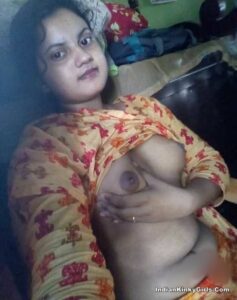 naughty village desi girl nude selfies leaked 004