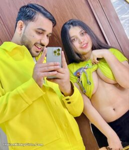 curvaceous girlfriend's sexy selfies in bra 005