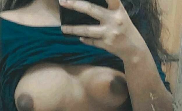 cute indian teen's leaked boobs selfies 004
