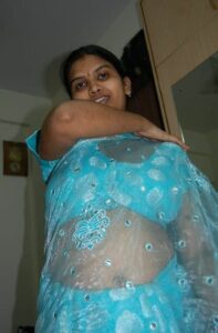 horny mallu wife nude shows milky boobs 001
