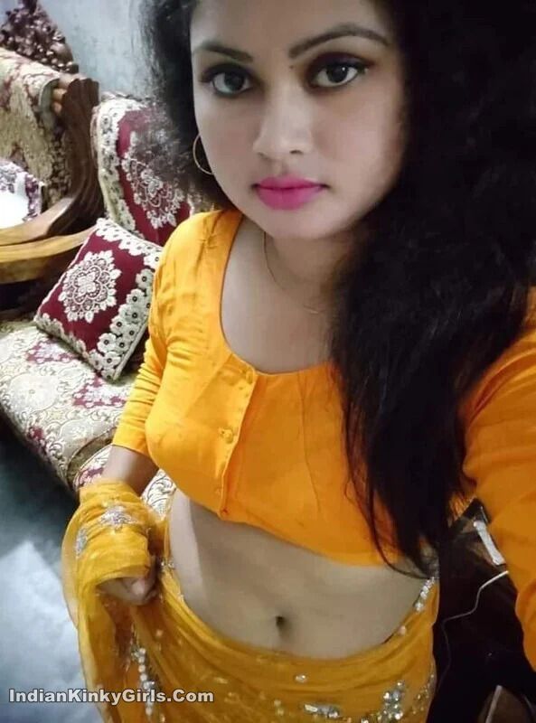 Marathi Hot Wife Showing Her Boobs Indian Nude Girls picture