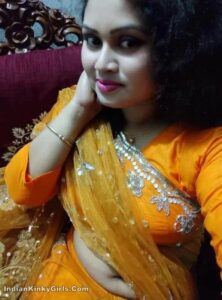 marathi hot wife showing her boobs 001