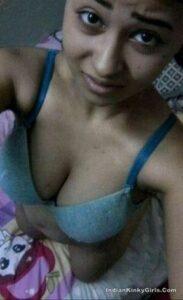 sexy indian college girl's huge boobs 002