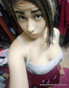 sexy indian college girl's huge boobs 005