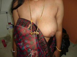 indian housewife showing her tremendous bare boob.jpg
