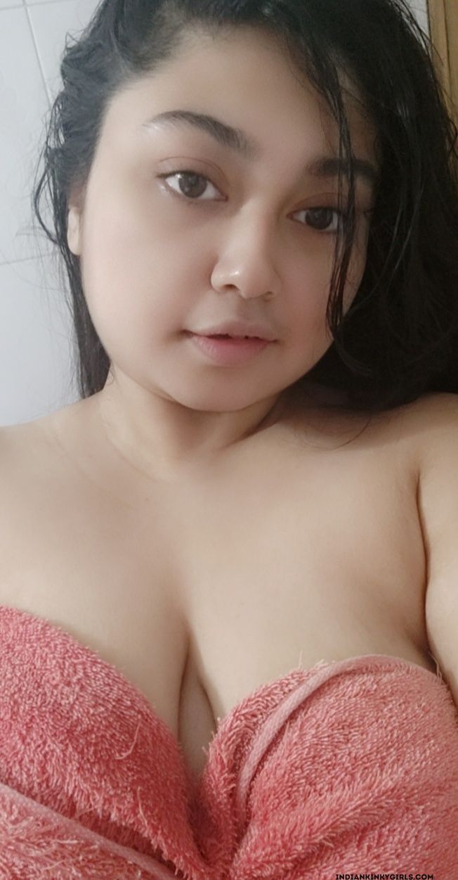 Cute Chubby Desi Girl Nude With Huge Boobs