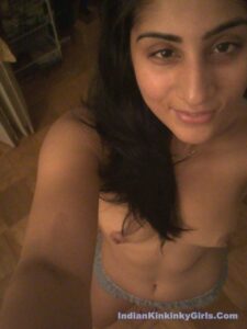 gurgaon ki hot chori ke mast nude selfies 006