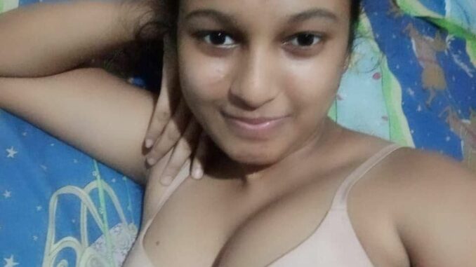 678px x 381px - Horny Desi Daughter Show Off Her Big Ass | Indian Nude Girls