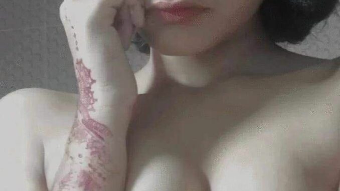 horny muslim teen topless boobs selfies 022