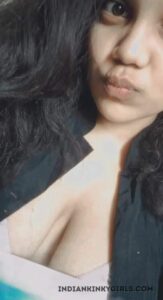 naughty desi girl big tits and pussy photos