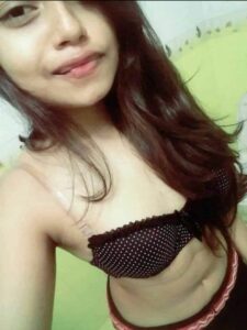 beautiful indian teen topless selfies leaked 002