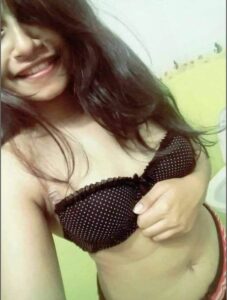 beautiful indian teen topless selfies leaked 004