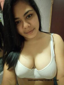 horny pune wife nude with big boobs and hairy pussy