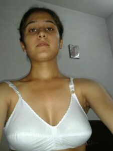 indian college girl namita nude topless selfies 002