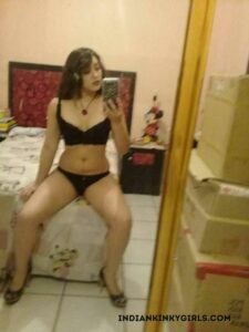 gorgeous indian teenage girlfriend nude selfies 003